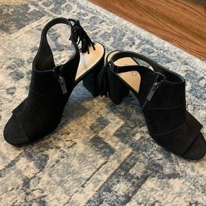 Black open toe block heel tassel booties size 8.5